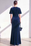 Robe de la mère de la mariée en velurs bleu foncé à fourreau froissé