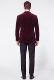 Costume de bal bourgogne deux pièces en velours à simple boutonnage et revers en pointe