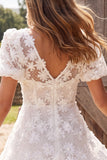 Robe courte de douche nuptiale à col en V à col en V fleuri appliquée en ligne A