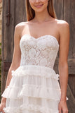 Robe longue douche nuptiale ivoire à volants à volants en A avec des longues robe de douche nuptiale en dentelle