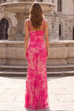 Robe de soirée longue fuchsia coupe sirène à fines bretelles, avec broderie florale et perles