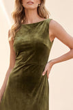 Robe longue invitée en bateau en velours olive A-Line avec dentelle