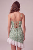 Verte moulante à paillettes, robe de bal courte à col carré avec ourlet asymétrique à volants