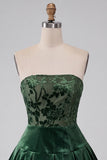 Robe de cocktail courte en velours vert foncé ligne A avec volants