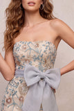 Gris clair moulante à paillettes et perles, robe de cocktail courte avec nœud