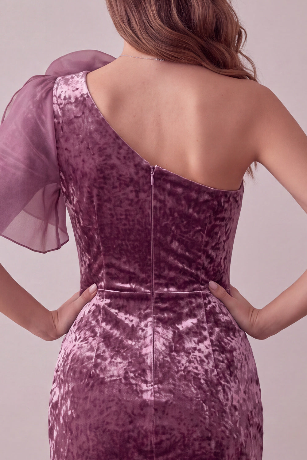 Mauve vintage moulante en velours à une épaule avec fleur 3D, robe de cocktail courte
