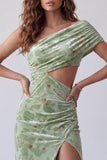 Robe longue formelle en velours froncé imprimée à motifs floraux poussiéreux avec une épaule et fente sur le côté