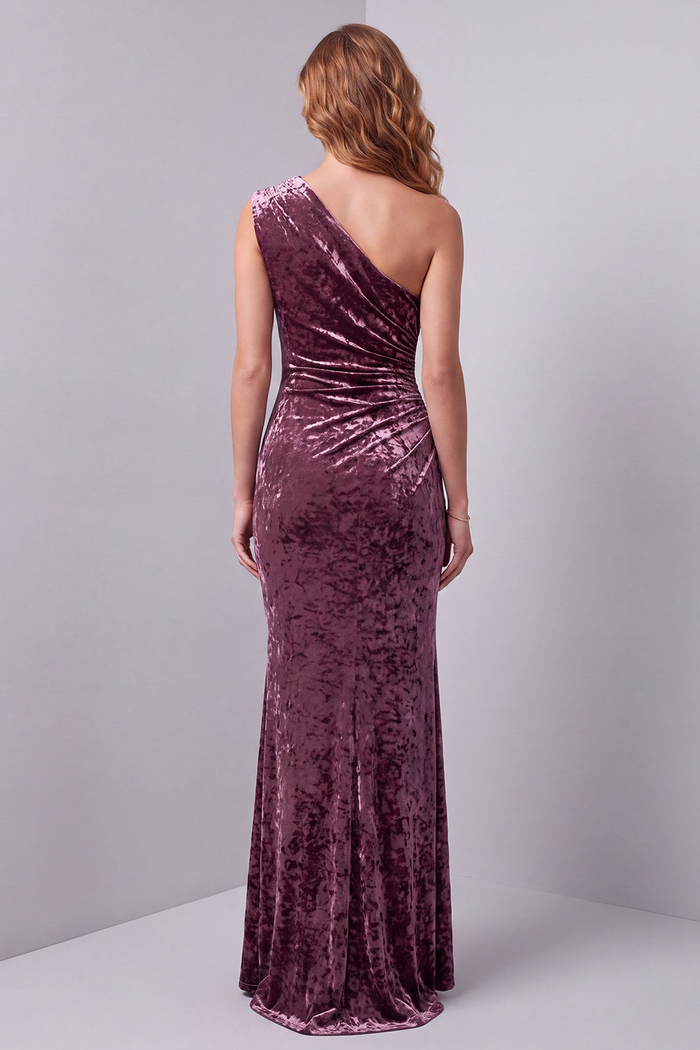 Robe longue formelle longue en velurs mauve vintage à une épaule froissée et fendue
