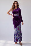 Robe de soirée longue prune fourreau à une épaule en velours avec fleurs