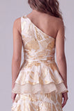 Robe de cérémonie longue champagne asymétrique à une épaule avec volants