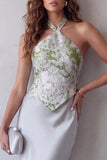 Robe de cérémonie longue grise fourreau à encolure dos-nu en satin floral