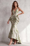 Robe de cérémonie longue sirène sauge poussiéreuse à col V, asymétrique haute-basse avec nœud