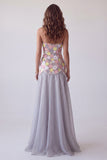 Robe de cérémonie longue grise scintillante sirène sans bretelles à fleurs, avec paillettes et perles