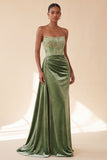 Corset vert à fourreau en velours sans bretelles en velours à flèches longues robe formelle avec serpentin latéral