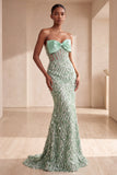 Corset vert sauge Sirène sans bretelles à plumes, robe longue de cérémonie avec nœud