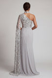 Robe de mère de la mariée à fourreau gris à col haut à col haut et une épaule longue