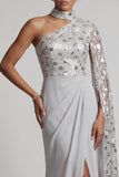 Robe de mère de la mariée à fourreau gris à col haut à col haut et une épaule longue