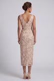 Robe de la mère de la mariée champagne à col fourreau, col à cou plissé, midi frappée sur le côté
