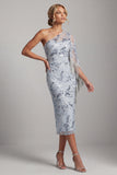 Robe de mère de la mariée à fourreau bleu clair à fourreau bleu clair brodée sur une épaule