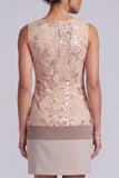 Robe courte de mère de la mariée à fourreau champagne à col rond avec des appliques