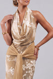Champagne velout, col à col à cou fleuri, fourreau de jacquard, longue robe de mère de la mariée avec écharpe