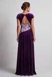 Velous de prune, col batout, paillettes froncées, longue robe de la mère de la mariée en velout, avec perles
