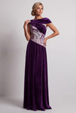 Velous de prune, col batout, paillettes froncées, longue robe de la mère de la mariée en velout, avec perles