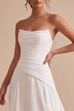 Robe de fiançailles blanche franzée en A sans bretelles