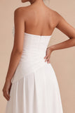 Robe de fiançailles blanche franzée en A sans bretelles