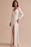 Robe de fiançailles blanche à col en V plissé en ligne A avec fente