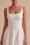 Petite robe blanche mini A-Line à col carré à paillettes scintillantes