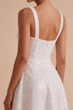 Petite robe blanche mini A-Line à col carré à paillettes scintillantes