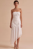 Robe de fiançailles sans bretelles blanche à ourlet fleuri appliquée asymétrique à ourlet haut-bas