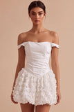 Corset A-Line Mini Petite robe blanche à épaules dénudées avec des appliques floraux