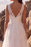 Robe de mariée midi blanche à col V avec appliqués floraux