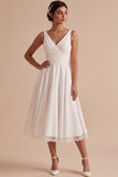 Robe de mariée blanche à col V ligne A froncée avec dentelle