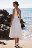 Robe de mariée blanche à col V ligne A froncée avec dentelle