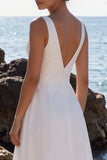 Robe de mariée blanche à col V ligne A froncée avec dentelle