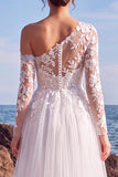 Robe longue de mariée blanche à une épaule en tulle avec appliqués floraux