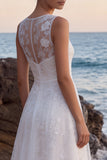 Robe de mariée longue blanche ligne A avec broderie florale