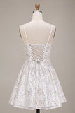 Robe cocktail courte à bretelles fines à paillettes blanches A-Line A-line avec nœud