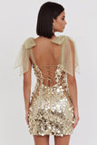 Robe courte courte de rentrée à la maison avec courtes bretelles au champagne scintillant au champagne
