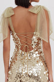 Robe courte courte de rentrée à la maison avec courtes bretelles au champagne scintillant au champagne