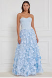 Corset bleu clair, robe longue de demoiselle d’honneur fleurie sans bretelles appliquée avec une fleur 3D