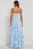Corset bleu clair, robe longue de demoiselle d’honneur fleurie sans bretelles appliquée avec une fleur 3D