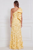 Robe longue de demoiselle d’honneur à une épaule à fourreau fleuri appliquée avec un nœud
