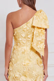 Robe longue de demoiselle d’honneur à une épaule à fourreau fleuri appliquée avec un nœud