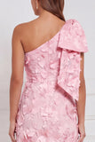 Robe longue de demoiselle d’honneur à une épaule à fourreau fleuri appliquée avec un nœud