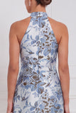 Robe longue de demoiselle d’honneur à fleurs bleu poussiéreux en gaine à dos nus