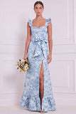 Longue robe de demoiselle d’honneur avec un nœud sirène fleuri bleu poussiéreux